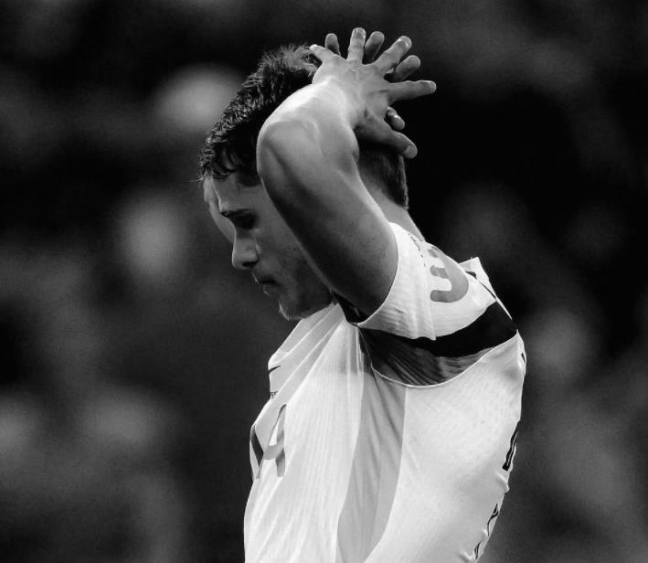 范德芬：昨晚的结果让人心痛，很抱歉没有踢好点球